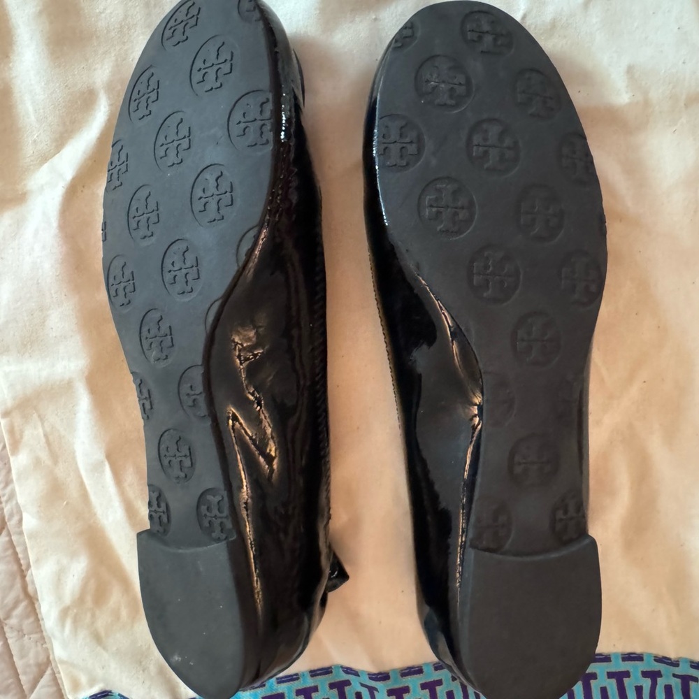 Black Patent Leather Tory Burch ballerina flats - Picture 3 of 7